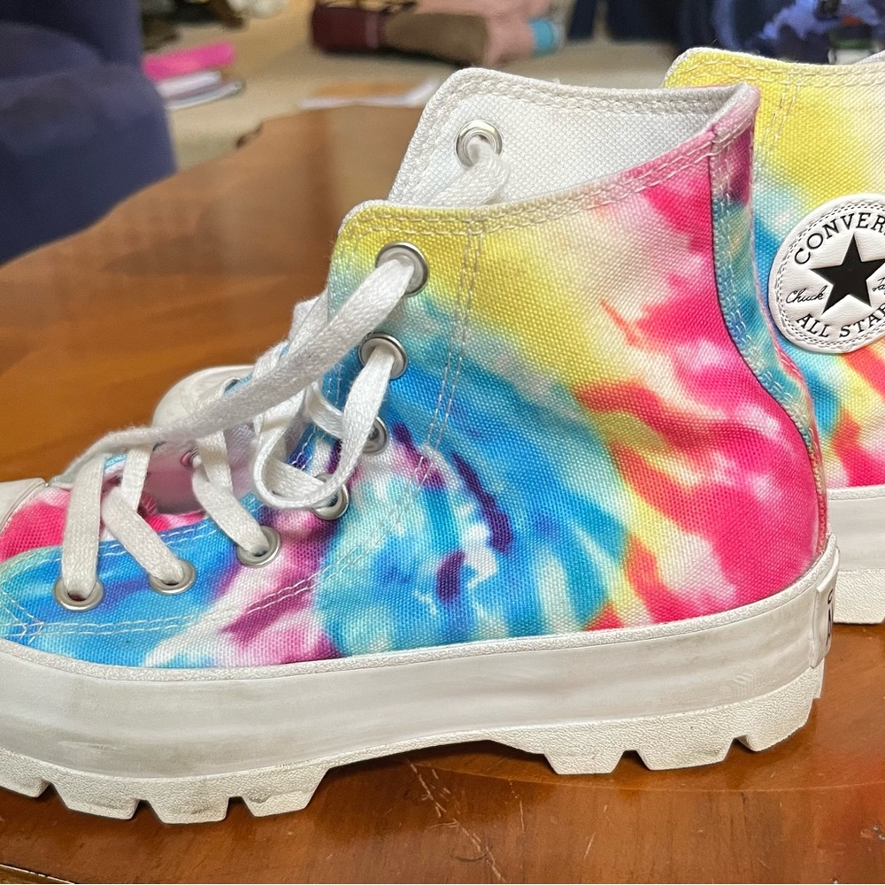 Converse Chuck Taylor tie dyed high tops size 6